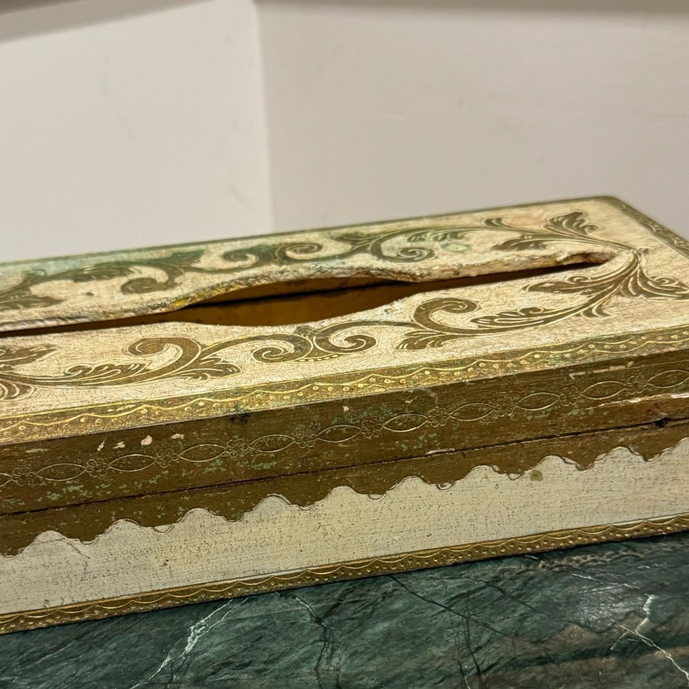 Vintage Florentine Tissue Box , Cream and Gold Gilt, Wood, Made in Italy